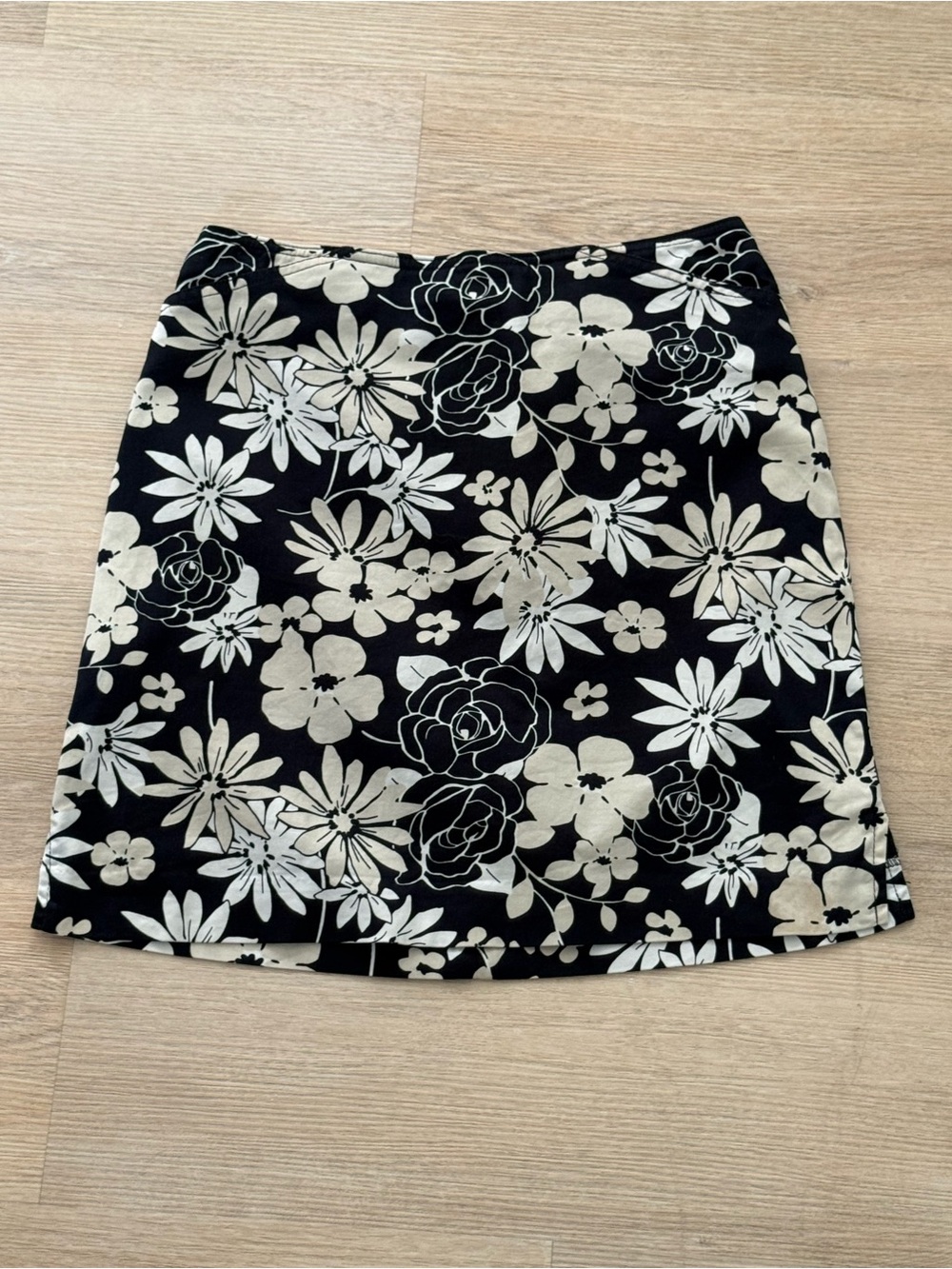 VTG Geoffrey Beene Floral A-Line Skirt in Black and Cream